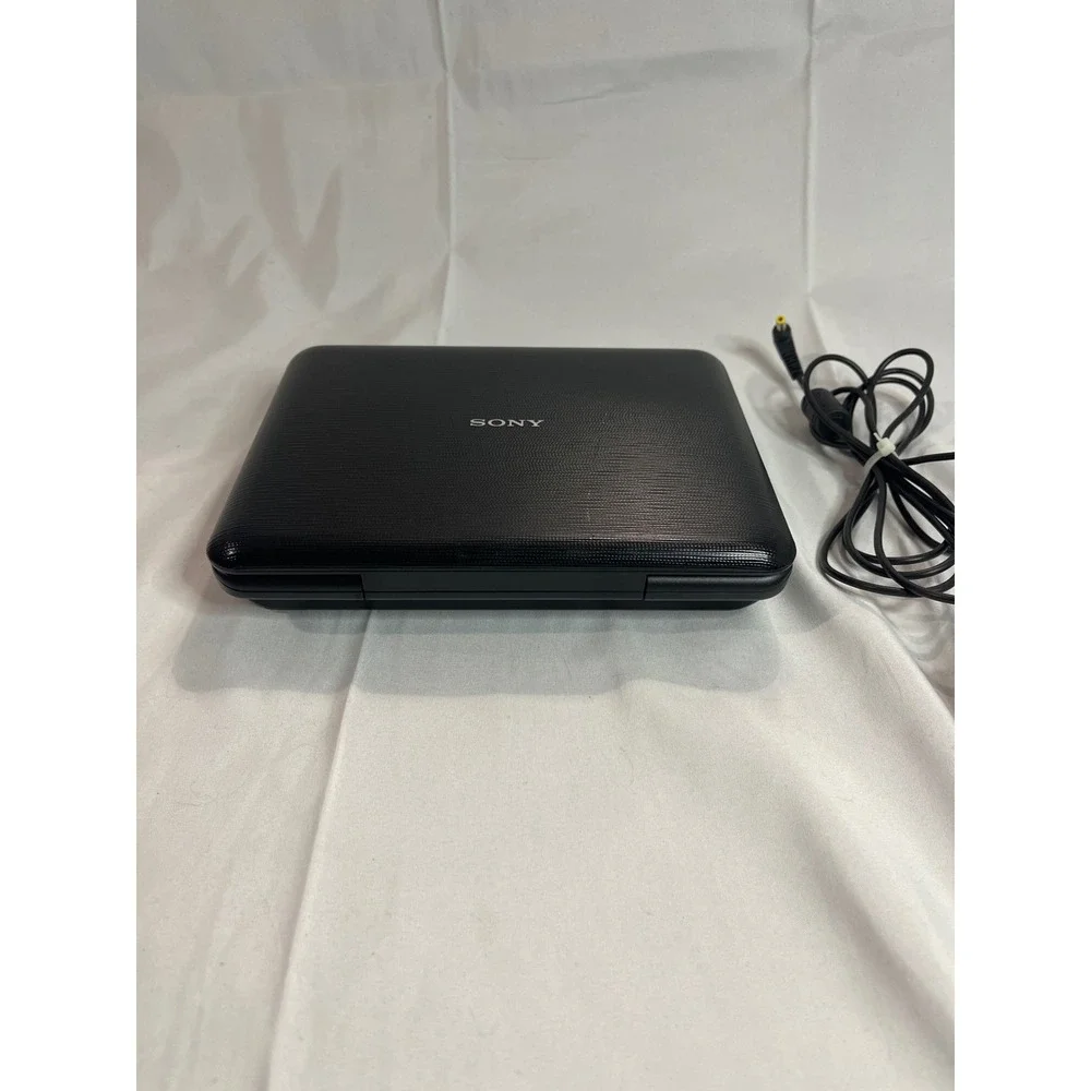 Sony DVP-FX750 Portable DVD Player 7 Inch Widescreen Black with AC Adapter WORKS